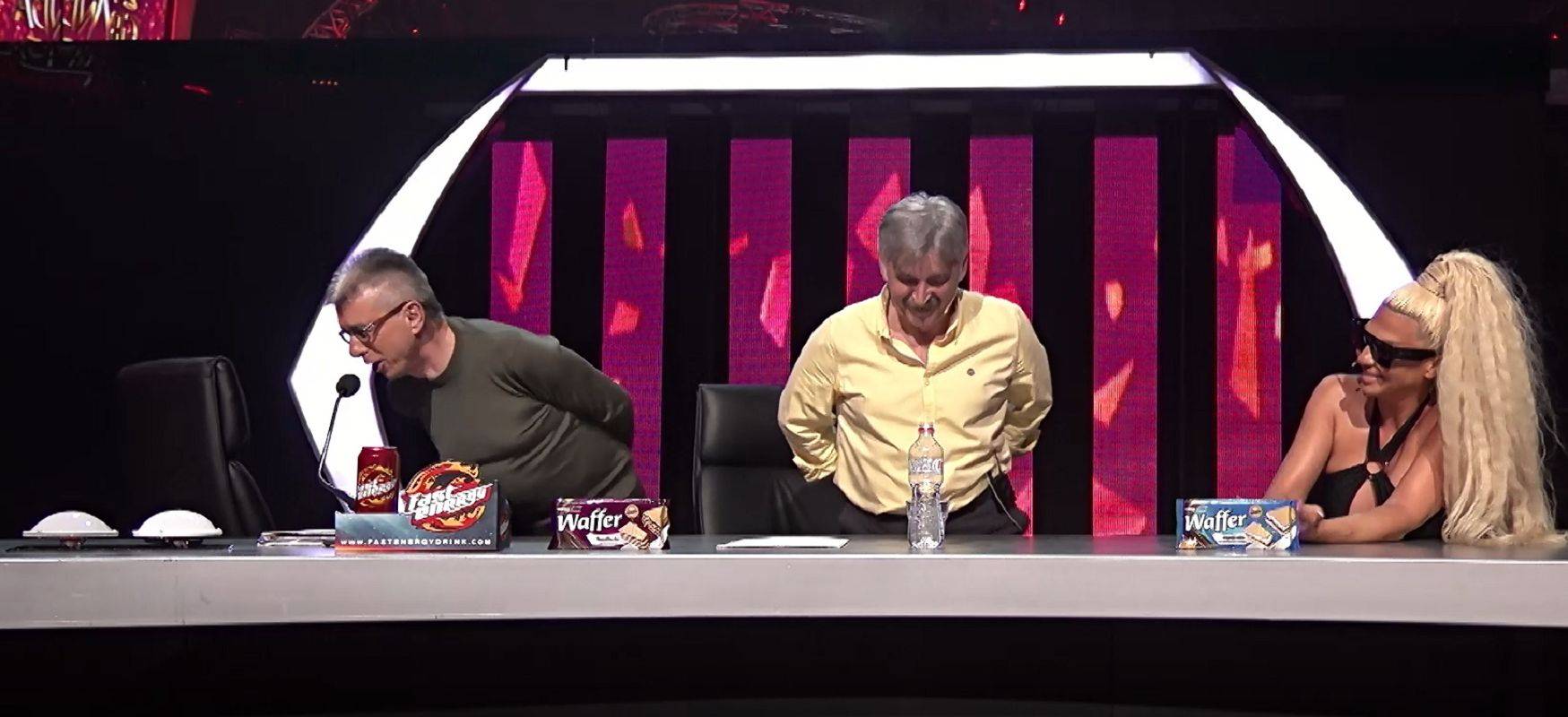 OŽEŽI, MIŠKO: Žiri opleo kolce, Boske postao influenser (VIDEO) 3 034db06e4b7d8a09e416b674a781918635426a6f