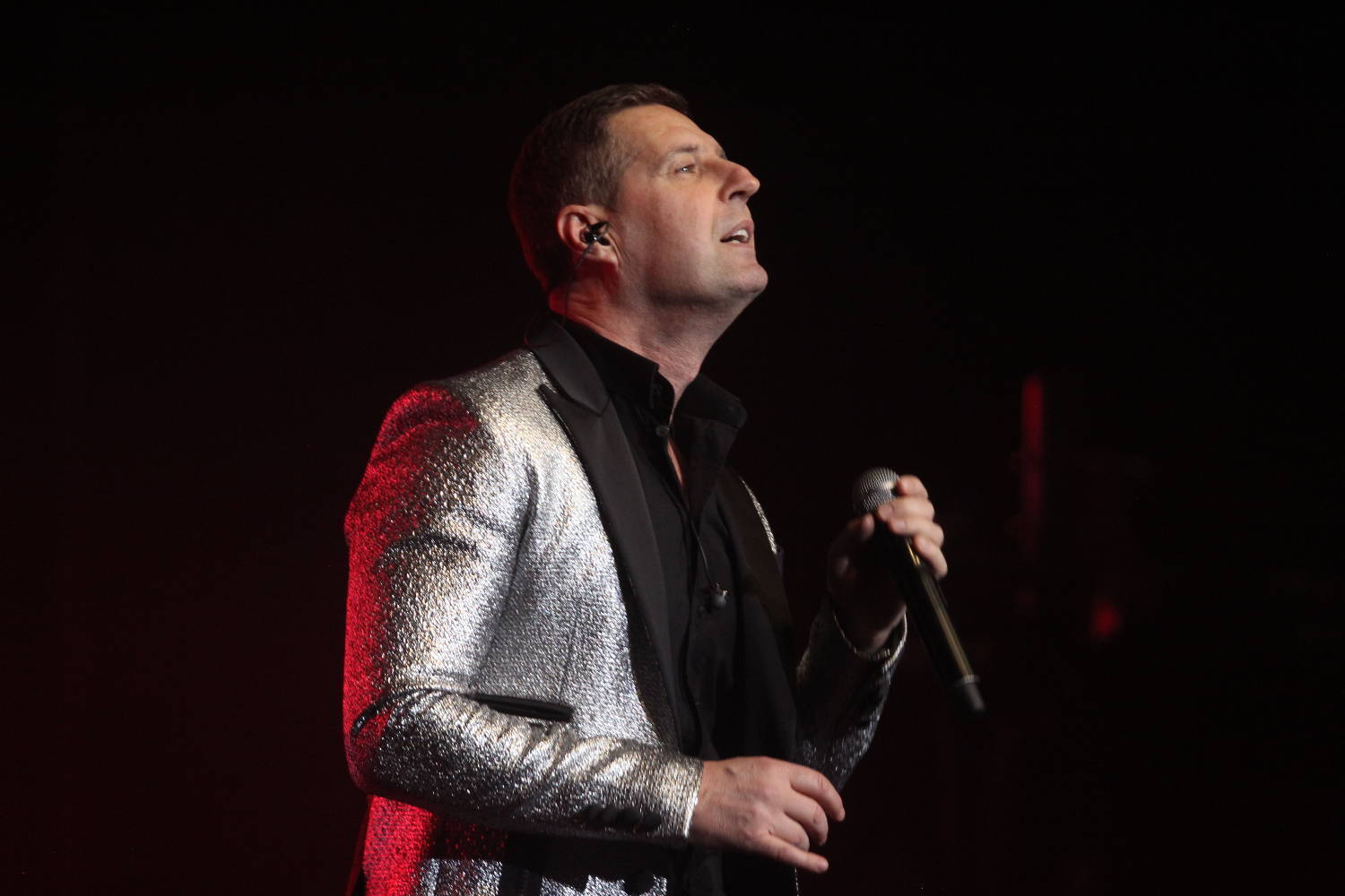 Frontmen "Ok benda" NA NOĆNOJ STRAŽI: Razlog je URNEBESAN! 3 07e9ae904338d80e4a60eed06643a3eb88f662dd