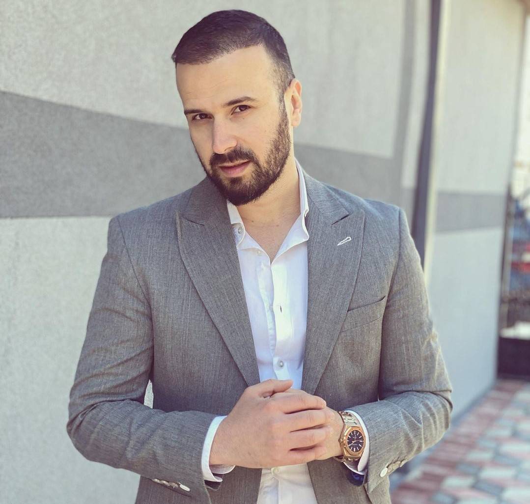 "HVALA TI BOŽE, SVE JE MOGUĆE" Pevač otkrio sve o svojim muzičkim počecima, a NJEMU je posebno ZAHVALAN 4 0896a30ce18769ffb7bc350d51d1f6ba3e2625f6