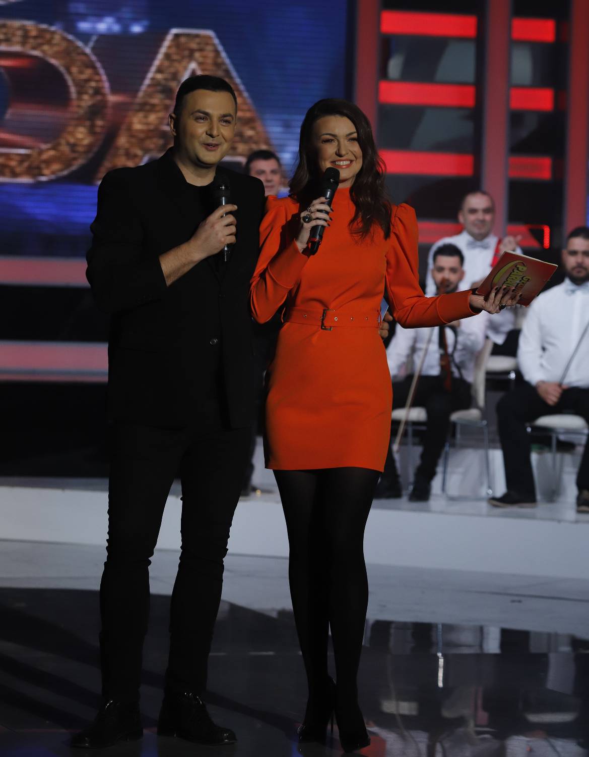 GRAND PARADA: Kišno veče kao stvoreno za ljubav i muziku! 2 097a5311c22fa74254be5dfe5b28c89e7f90a3c9