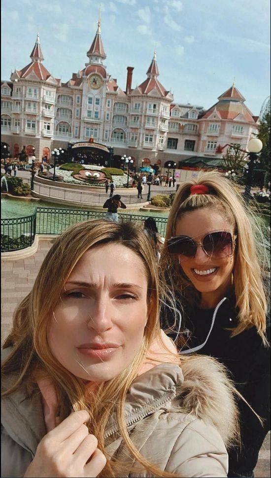 KAKAV GEST! Rada Manojlović otputovala u Pariz, pa sestri priredila IZNENAĐENJE ZA PAMĆENJE (FOTO) 3 0c29f6fb46eecf9336894de23c3fac44b0060d71