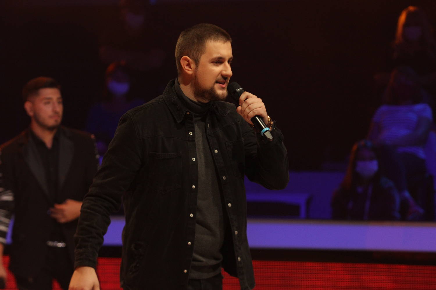 Žiri podeljenog mišljenja: ''Obučen si kao da ideš gorivo da sipaš a tebe će Mili da upropasti!'' (FOTO) 2 0c83d55c4959602d5cab081dbb41601d90ddd6f8
