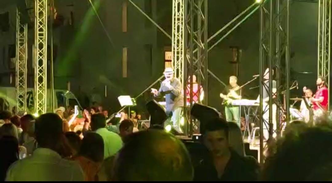Haris Džinović prvi put zapevao u Trebinju, EMOCIJE koje je izazvao dugo će se PAMTITI (VIDEO) 3 0d4d55dbc263f2fa6d0ae62c53e3d7d08cba7f2c