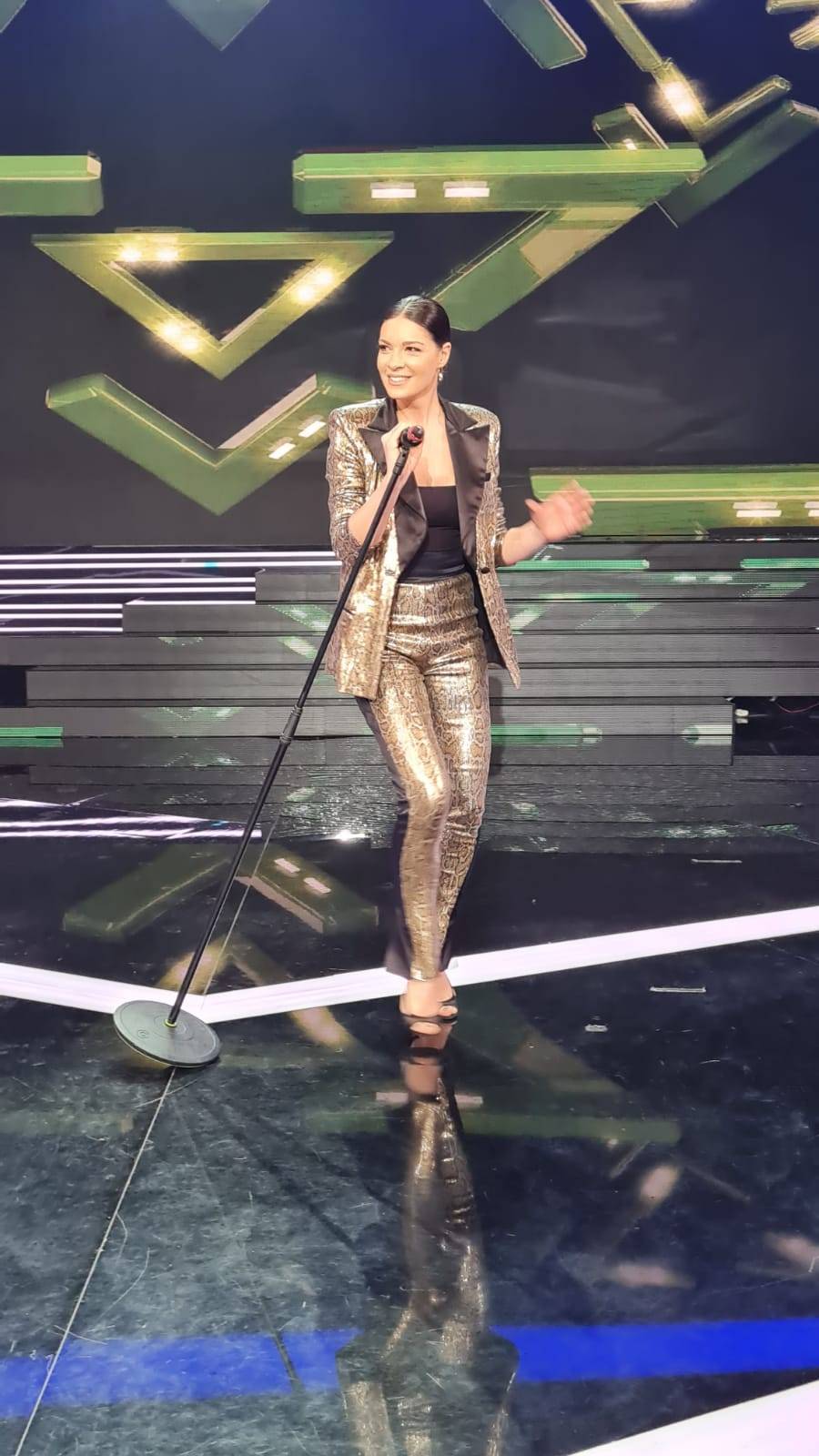 TRANSFORMACIJE SANJE KUŽET: Kraljica odela ili svečanih haljina? (FOTO) 6 0d88d736fef7dc95c49ce5ff50d7599e3a4a5697
