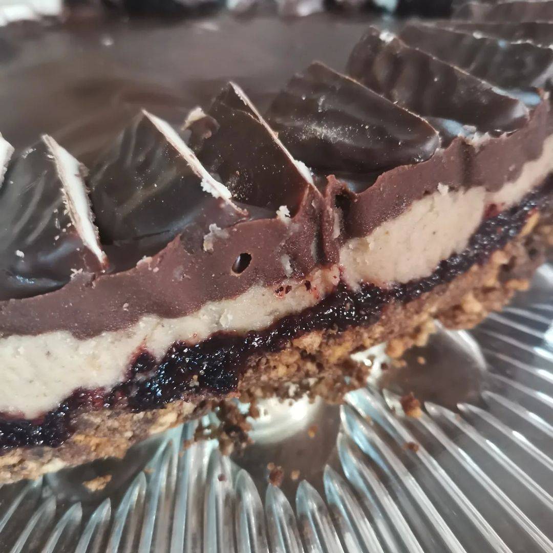 BRZO, LAKO I PREUKUSNO: Nepečeni tart sa kestenom i aronijom! 3 0d952299befcd401f93c752bc5d38b372bf45349