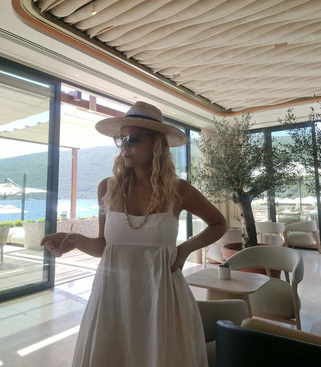 Lena Kovačević ZAVELA GRKE pa podelila nesvakidašnju SITUACIJU SA PLAŽE (VIDEO) 2 0ea49613e0e4e3062ca091ffdc088deb7b0d34f2