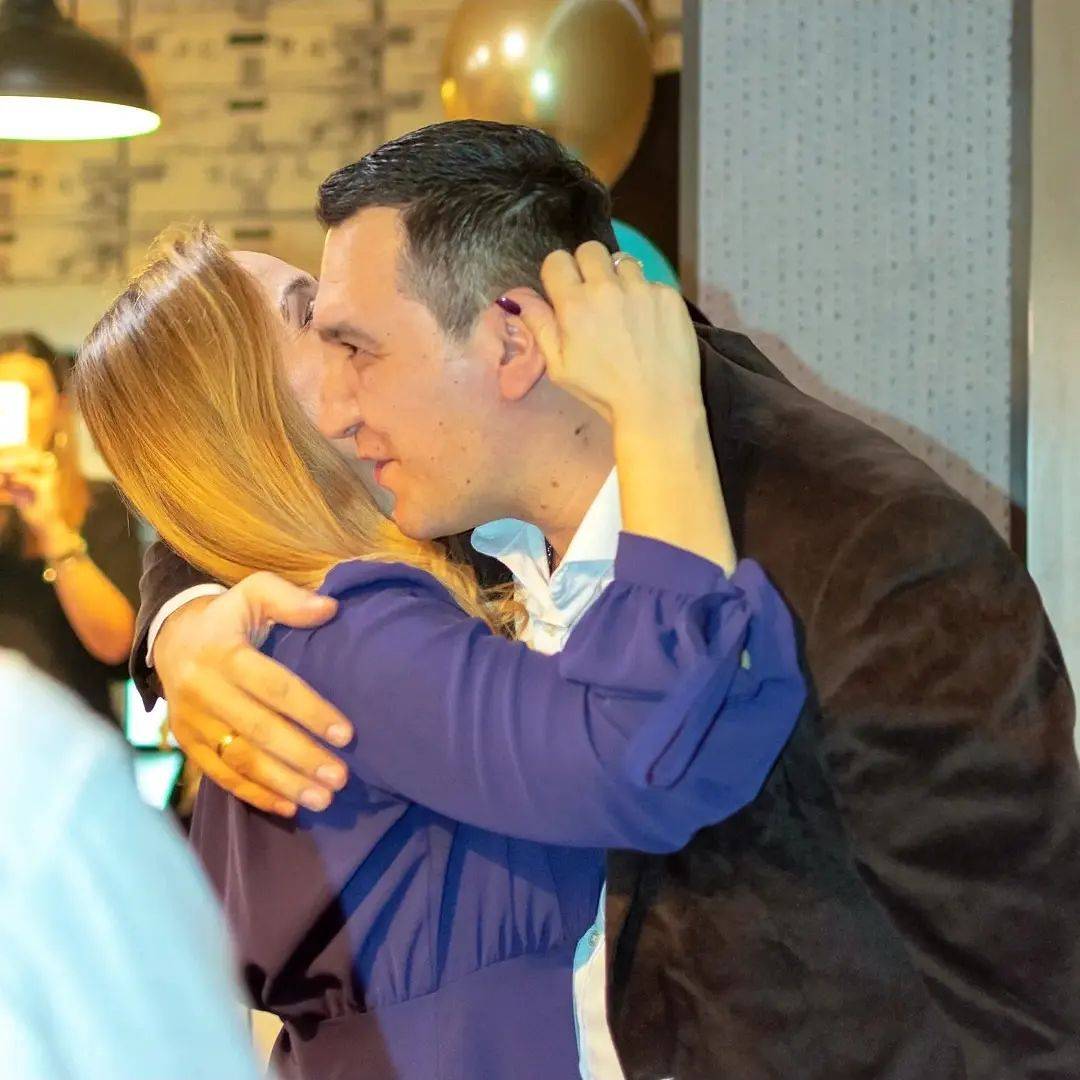KAKAV FRAJER: Ovo je rođeni brat Jelene Tomašević (FOTO) 4 0ec3c00fa50a77d2b6276b774b4882b6efe76961