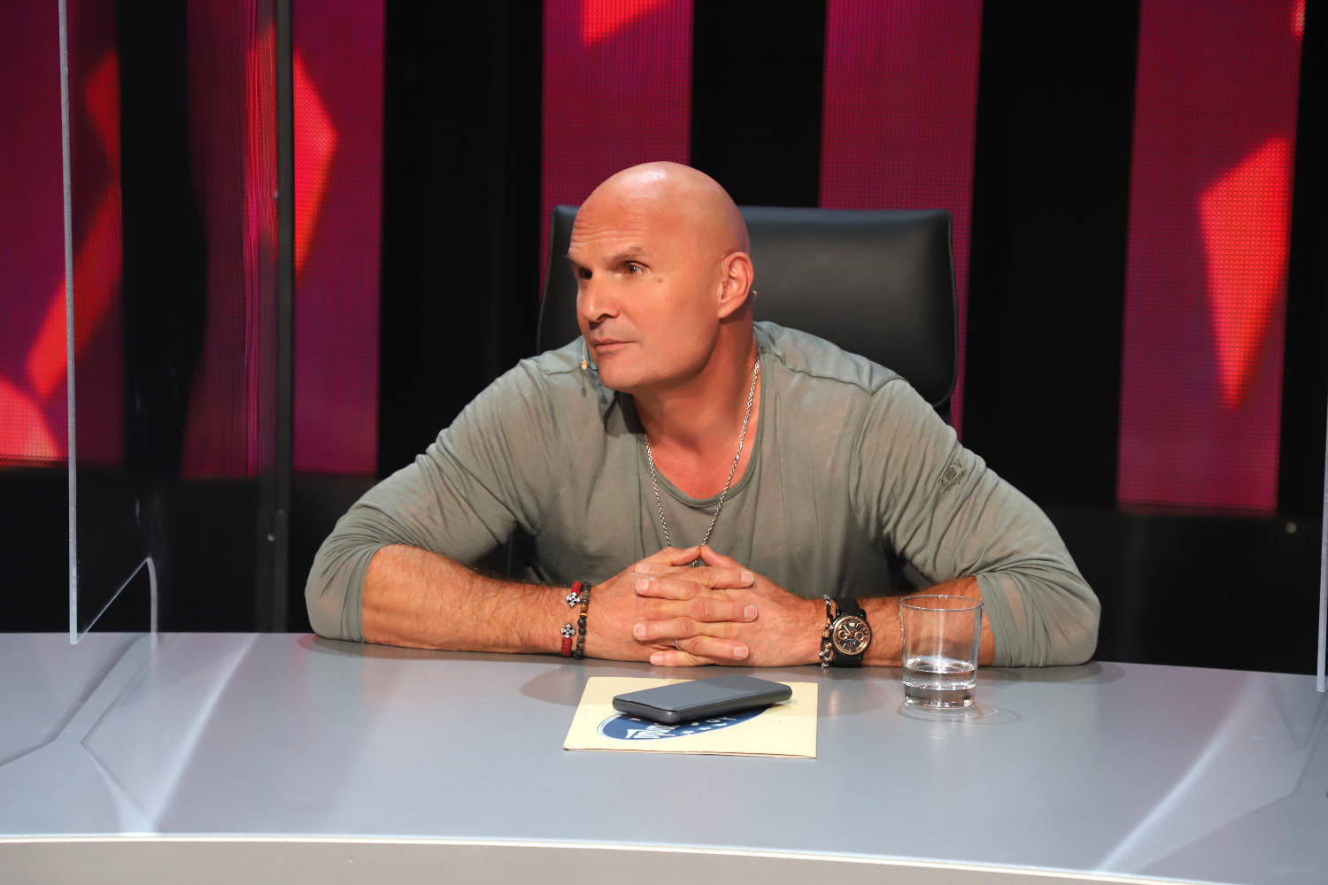 NE TRAŽI DA GA PRIHVATE Mili priznao: "Ovaj šou se zasniva na SUKOBU, ali kada se UGASE KAMERE..." (VIDEO) 3 1033735df35abe517cce1d4a9889addf5eefed13