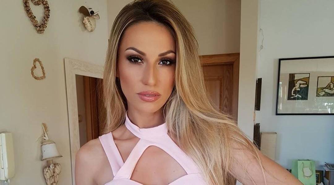 Rada Manojlović BESNA NA MEDIJE: "Predstavljam se kao SLEPICA KOJA NEMA ŠTA DA JEDE" 2 120a6ad57ebab6dca21c7c852a98a712143b4b40