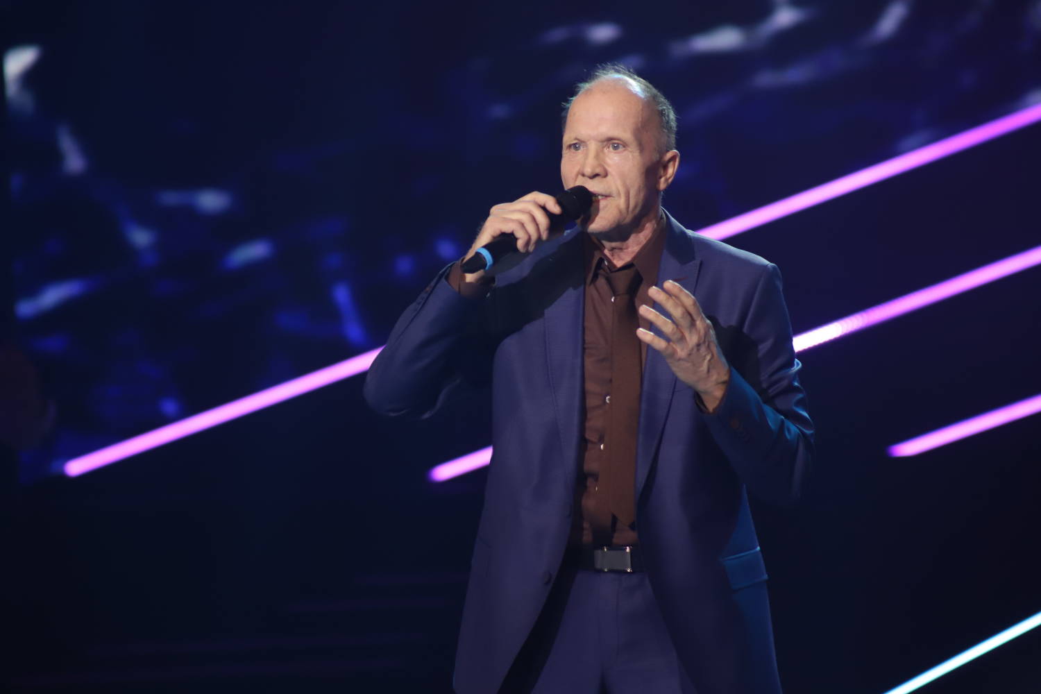 U sve se meša! Takmičar RAZOTKRIO suprugu: ''Ne razume se u muziku ali i tu me savetuje'' (VIDEO) 4 153f816965c046f6752ffa1ab72217c786bd7e14
