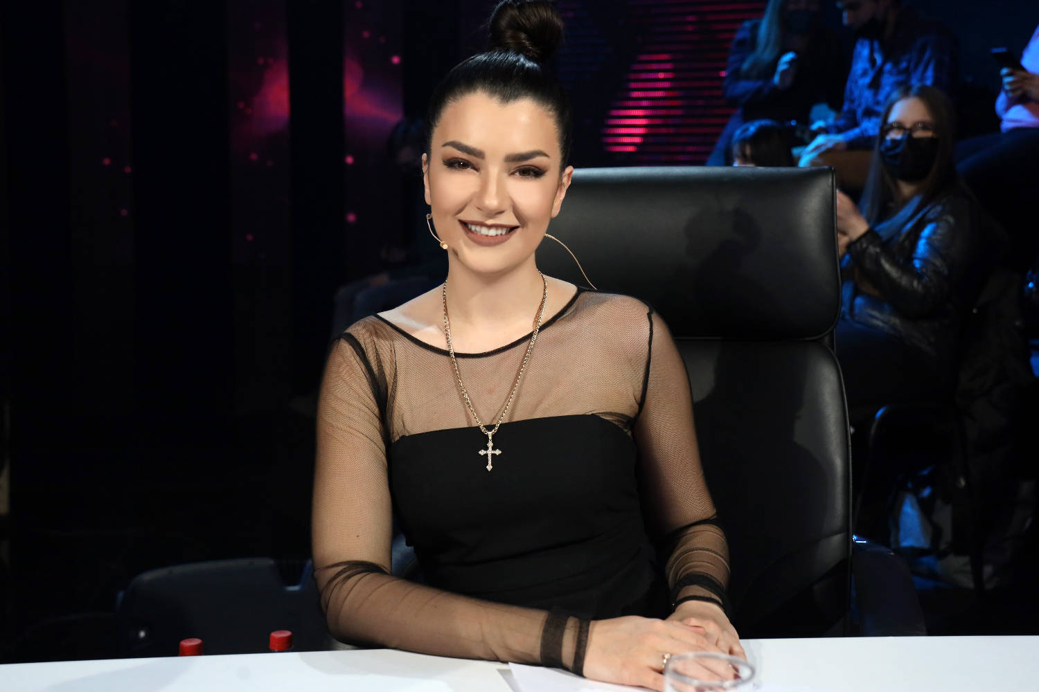 Ko je muž Danice Krstić? Ovo je zgodni doktor u koga se pevačica zaljubila na prvi pogled 5 16039f3838245163726e1328f6cb6d8f0760b259