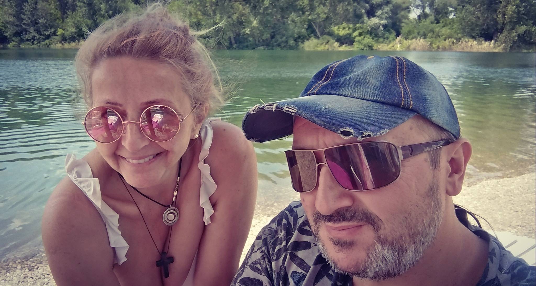 "Trebalo je mnogo živaca i stomaka" Pevač iskrenim rečima čestitao supruzi godišnjicu braka 2 165caa3d18dcc45ac676dc7c4054297e3b9f521c