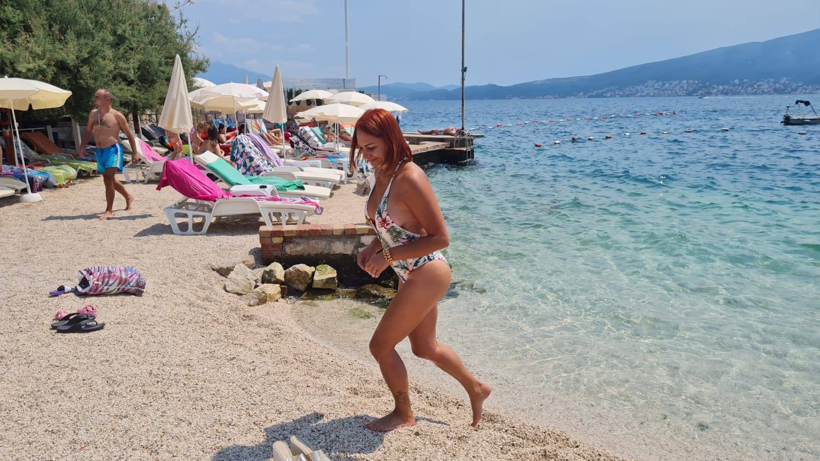 Zbog Mudronje se napravila GUŽVA na PLAŽI: Takmičarka nikad IZAZOVNIJA (FOTO) 13 181a4bf7d932de09951337a241a0300932b99bda