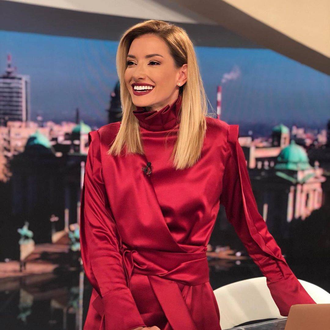 Joksimoviću nude POSEBAN INOSTRANI PASOŠ, Jovanu zanima hoće li ga i ona dobiti 3 189d2fd026603e1efbb4966868dda1ef79bdd937