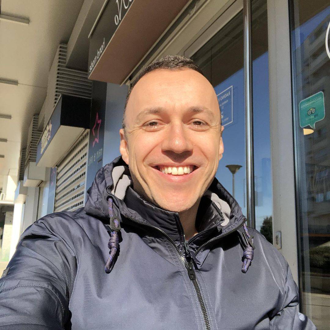 Da li je spreman za novu ljubav? Pevač nakon RAZVODA: ''Još uvek je sve druženje'' 2 196d8219c904ddaf4cf5261fee39f47112d1dbf4
