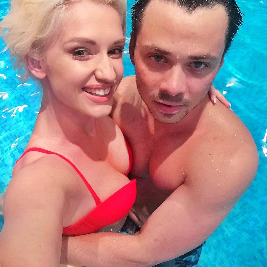 Anju Mit dečko zeza na OVAJ NAČIN i mislimo da je preslatko! (FOTO) 2 19e3ada73648309f8e7593949d8488a8706e5c55