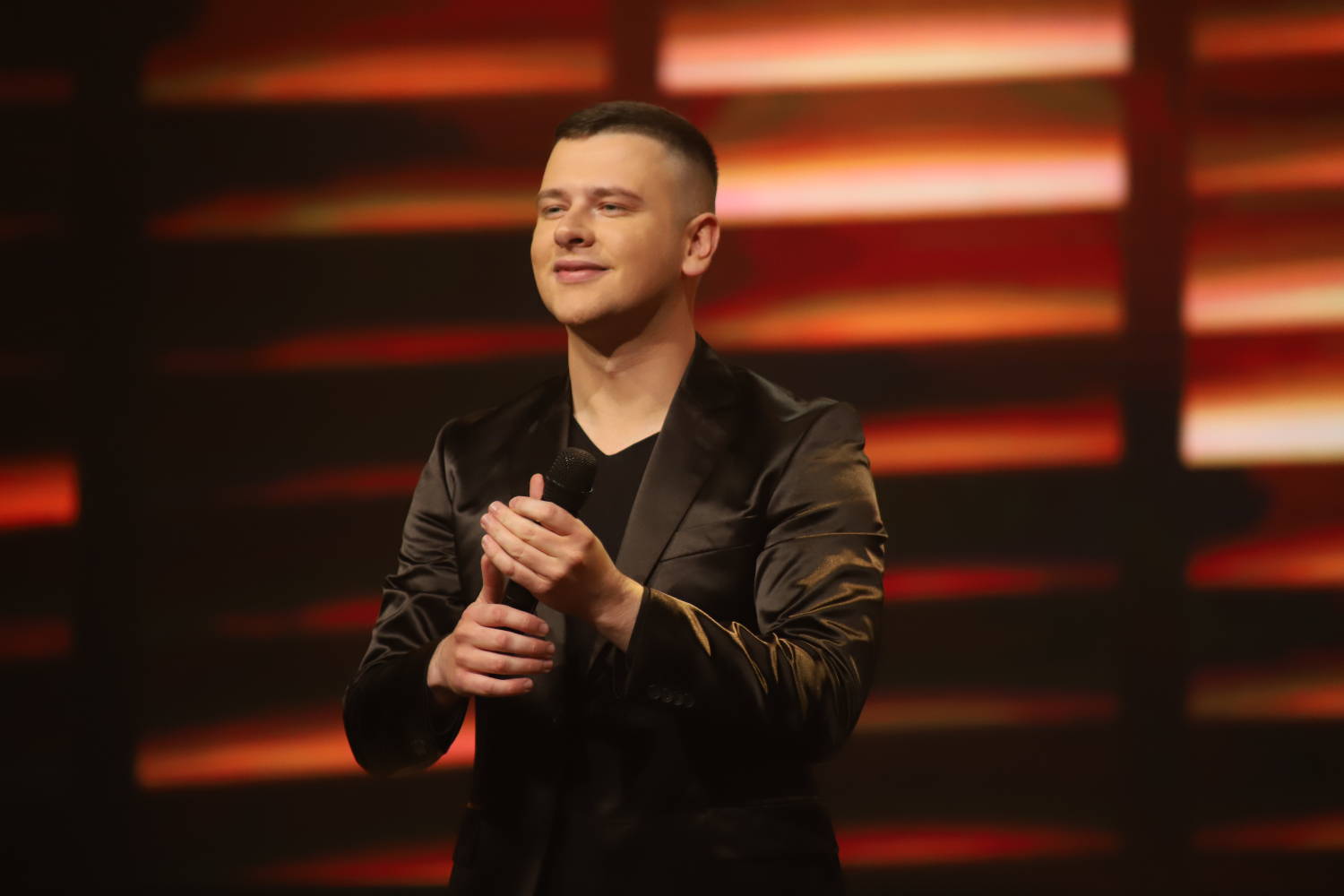 OVAKAV MOĆAN NARODNJAK SE ČEKAO: Filip Jovanović predstavio "Kralja" (VIDEO) 2 1a3450e411e12bda9dcb24db637074e089113c2d