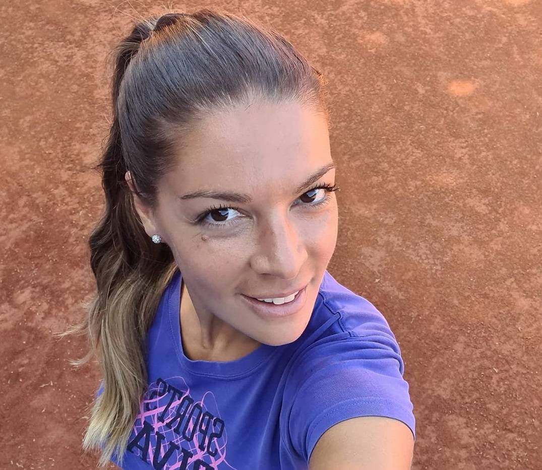 Ima li lepše teniserke? Sanja Kužet ponovo na terenu! (FOTO) 2 1a43843f1c434fbd7a1515e8c13236bed99223ef