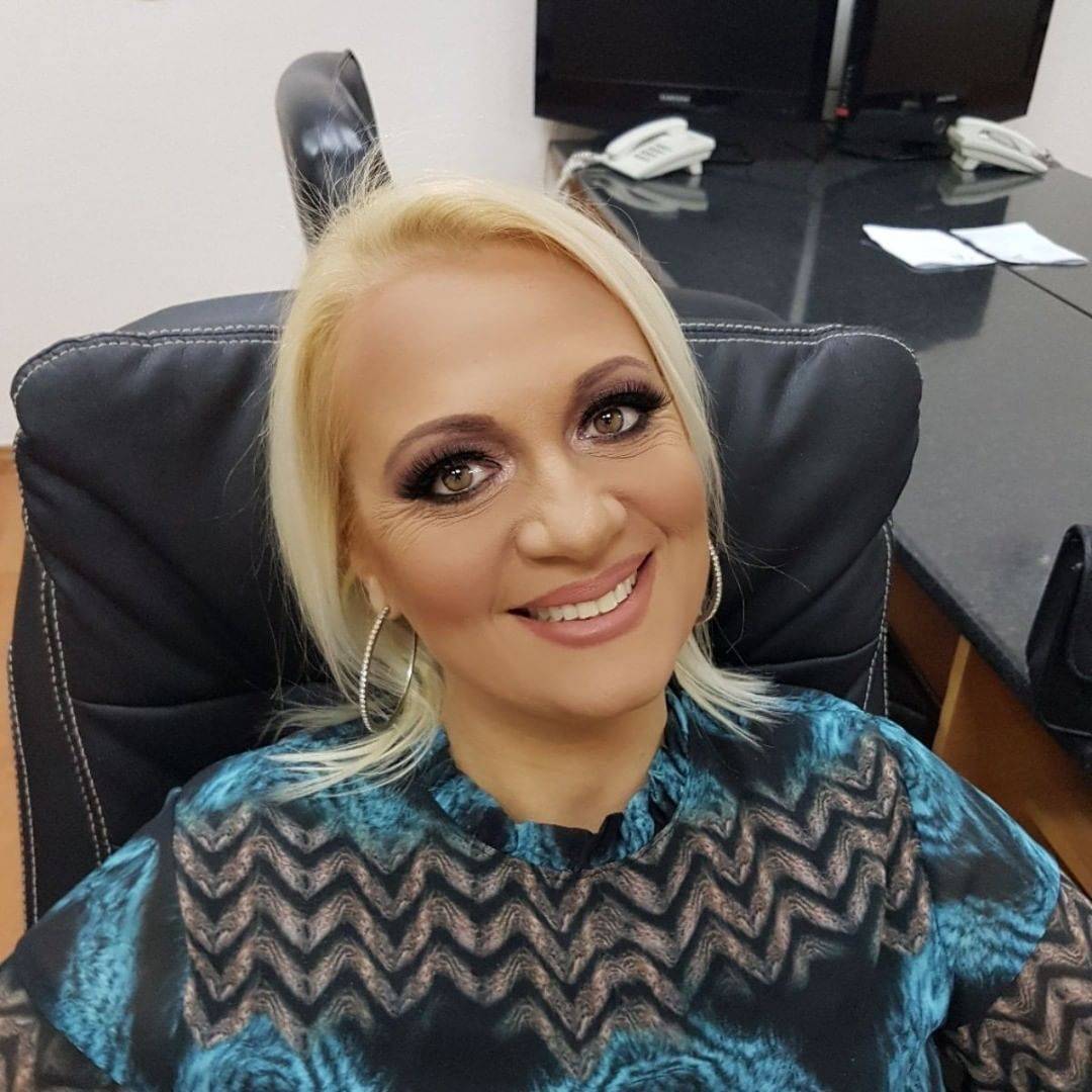 "ULETEO JE NA DEVOJAČKO VEČE" Pevačica o NEZGODNOJ SITUACIJI i zašto je MUŽA IZBACILA NAPOLJE! 2 1b6aba4c6ae81d9c1dc93f3fbeda504abffcc02f