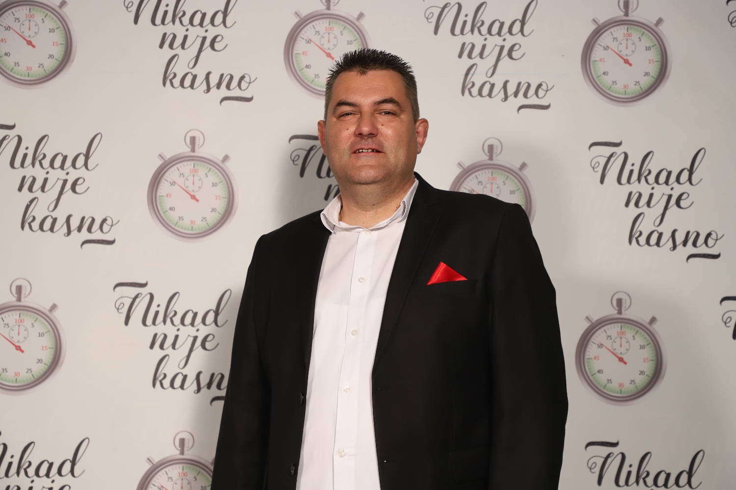 BRAVO LEGENDO! Finalista šoa veterana predstavio NOVU PESMU, pa se setio kolege iz takmičenja (VIDEO) 2 1d05e14edfd9d92f0096c6c00962cc300de0165c