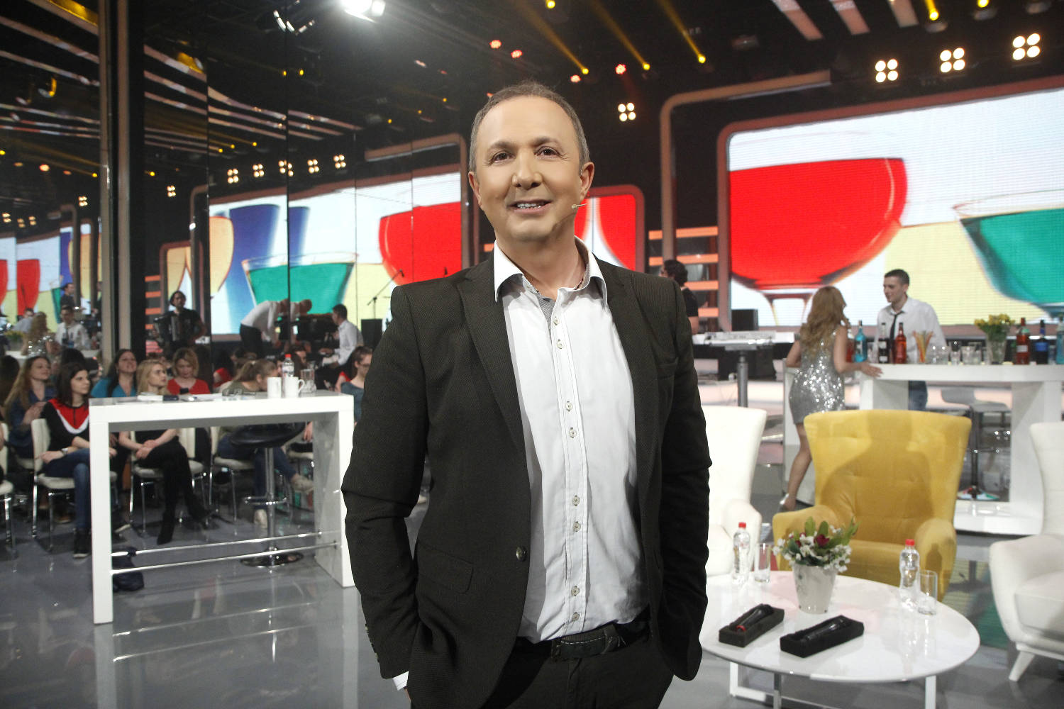 GRAND KOKTEL: Pevamo, igramo i samo uživamo! 2 1eb3e243c2bec2094fa944c3be72d40553a3fe85