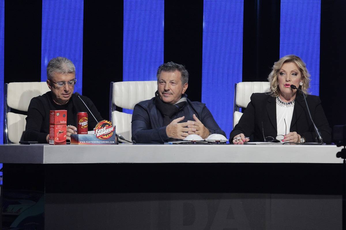 ŠERIF KONJEVIĆ otkrio zašto je poslao buket cveća JELENI KARLEUŠI, a kad čujete šta stvarno misli o njoj IZNENADIĆETE SE (VIDEO) 2 1fce1266c69a97af1a05cea9fcd90f54937d1bf9
