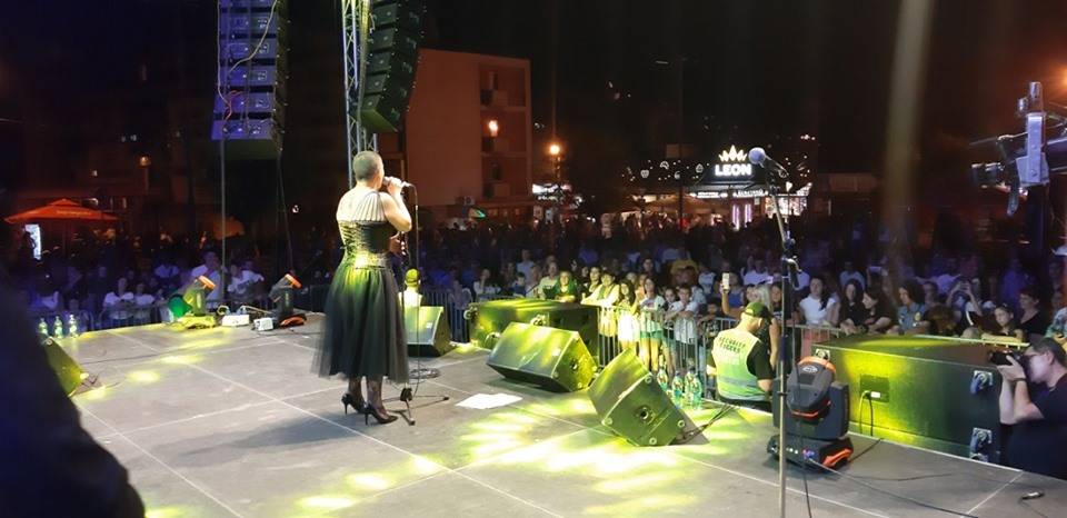 KAKVA NOĆ BIljana i Danijela raspametile Vranjance (VIDEO) 4 220d21e580249ffe21eeba1c9f244b39d0197dff