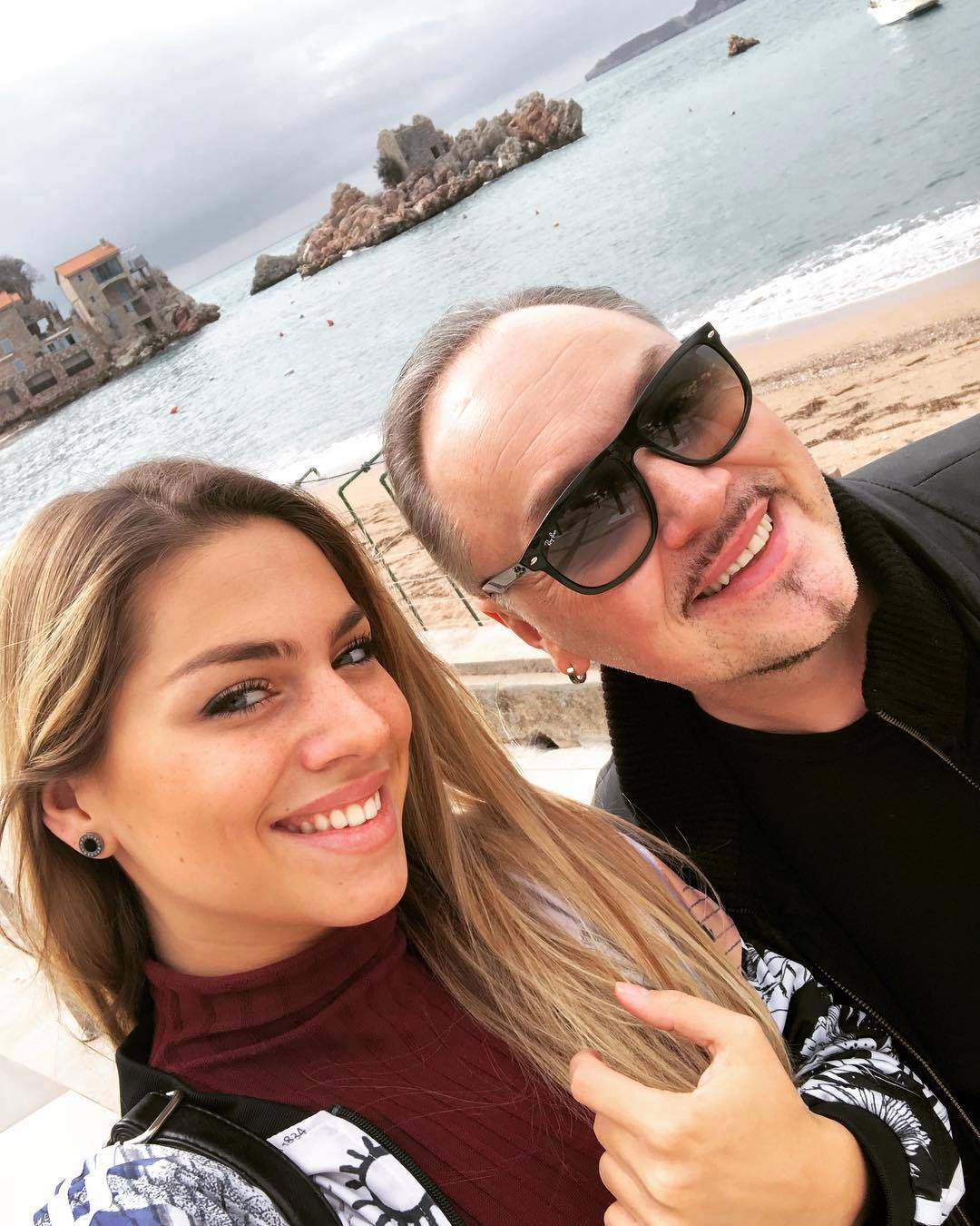 KSENIJA IZABRALA NOVAC UMESTO OCA: Uraganka sve u studiju nasmejala do suza! 2 234f35059914d444425a6ab56d9e5f35f89a5934