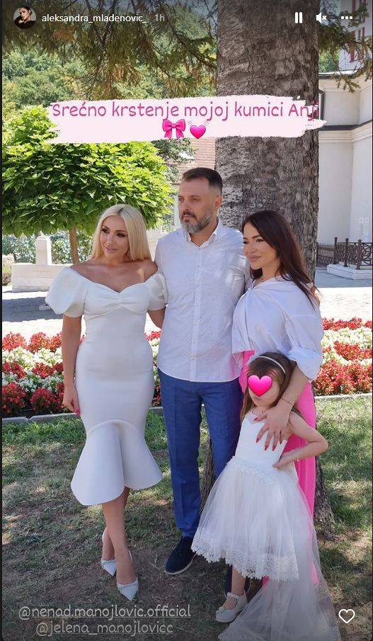 Nenad Manojlović KRSTIO ĆERKU, SVI GLEDAJU U NJEGOVU SUPRUGU i ne veruju kakva je riba (FOTO) 4 24116225e155269e3fa47fd20093d3b1c9104d21