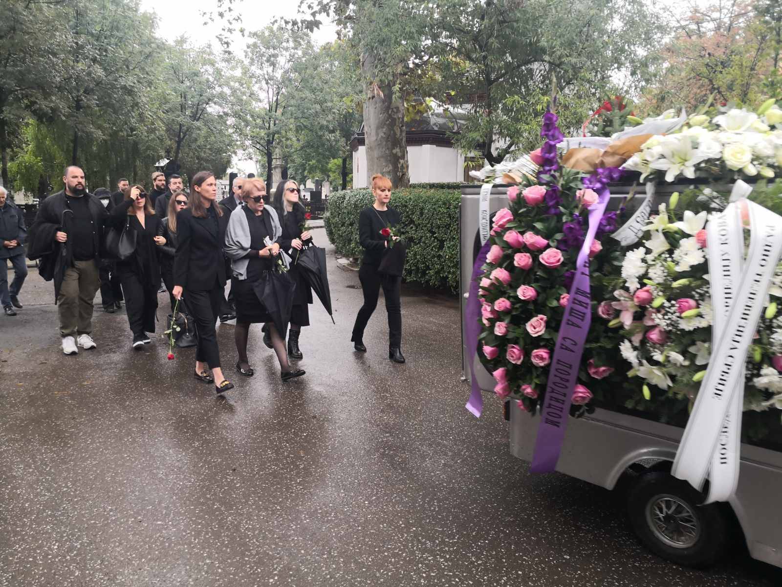 Posle smrti oca i zaleđenih odnosa sa sestrom, oglasila se Kristina Kovač: "Splet groznih osećanja, SVE JE JASNO" 2 2495ae24a3eb0da6206ea2f8ff4d9609d9b36840