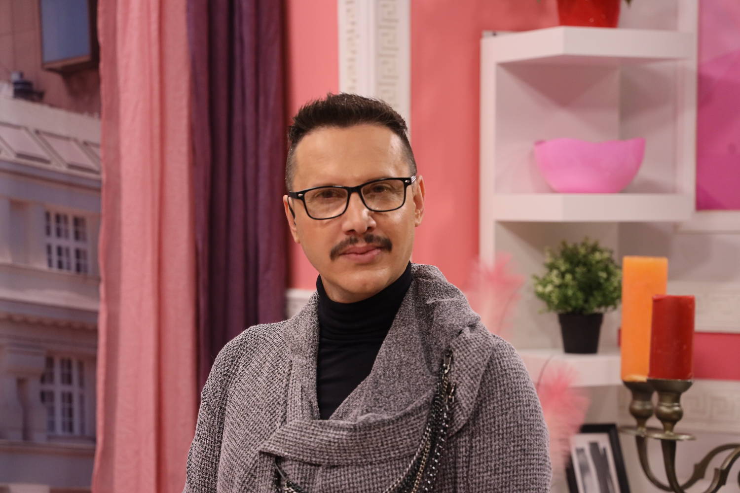 Veseli utorak uz "GRAND MAGAZIN": Kod Žike u goste dolaze vrhunski pevači 2 24c9f8ec4537e3b5932eafa941c0fce2e382f999