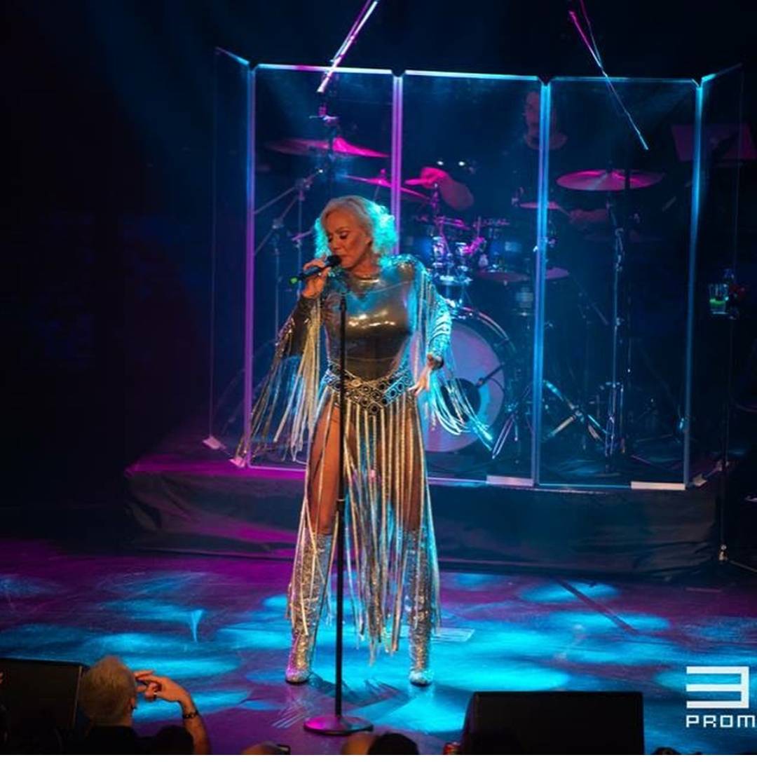 Lepa Brena američko - kanadskom turnejom zadala zadatak kolegama! (VIDEO) 2 25771239d879d2202a61858676e4f79d6fcd5a36