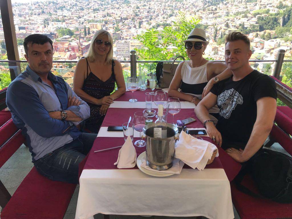 NAGRAĐENA: Lepa Brena - najuspešniji regionalni brend (FOTO) 3 2588f0d85a0bc57e1d7b30000237caeef352c824