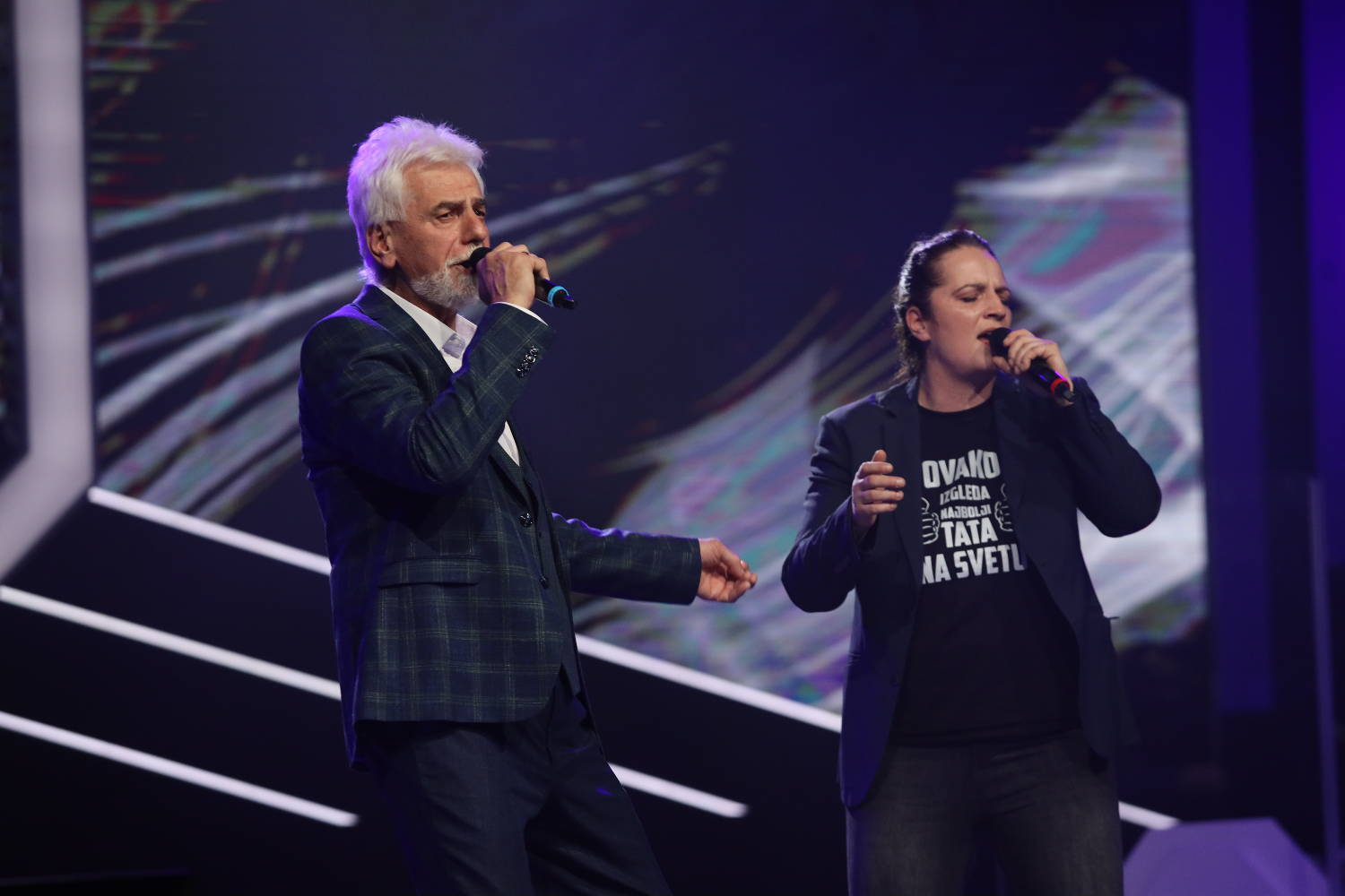 ZMAJ SA OZRENA oduševio žiri: ''Po pevanju imaš 30 a ne 70 godina'' 3 2801a627fe2bc100c88e4c8b838da3c9c884bd45