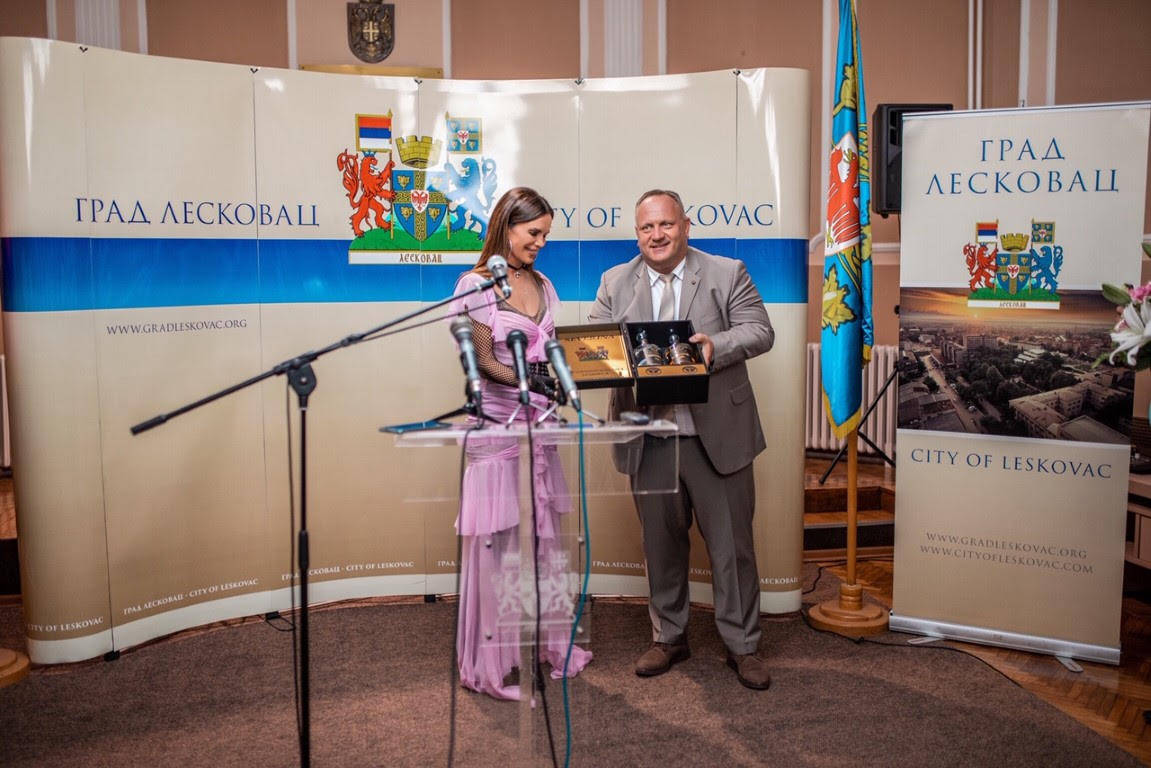 Severina spektaklom zatvorila jubilarnu 30. Roštiljijadu (FOTO+VIDEO) 5 28de370d86ebbf088e3082950cdc872221215ae3