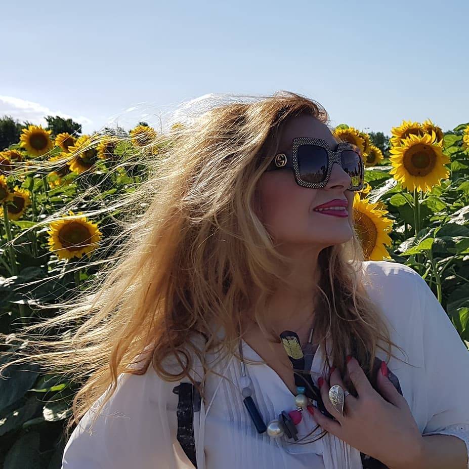 Danica Maksimović objavila sliku u kupaćem i pokazala izvajano telo u sedmoj deceniji (FOTO) 2 28ea56d0d6b49ed800cbcf53770ebdef391a1ca6
