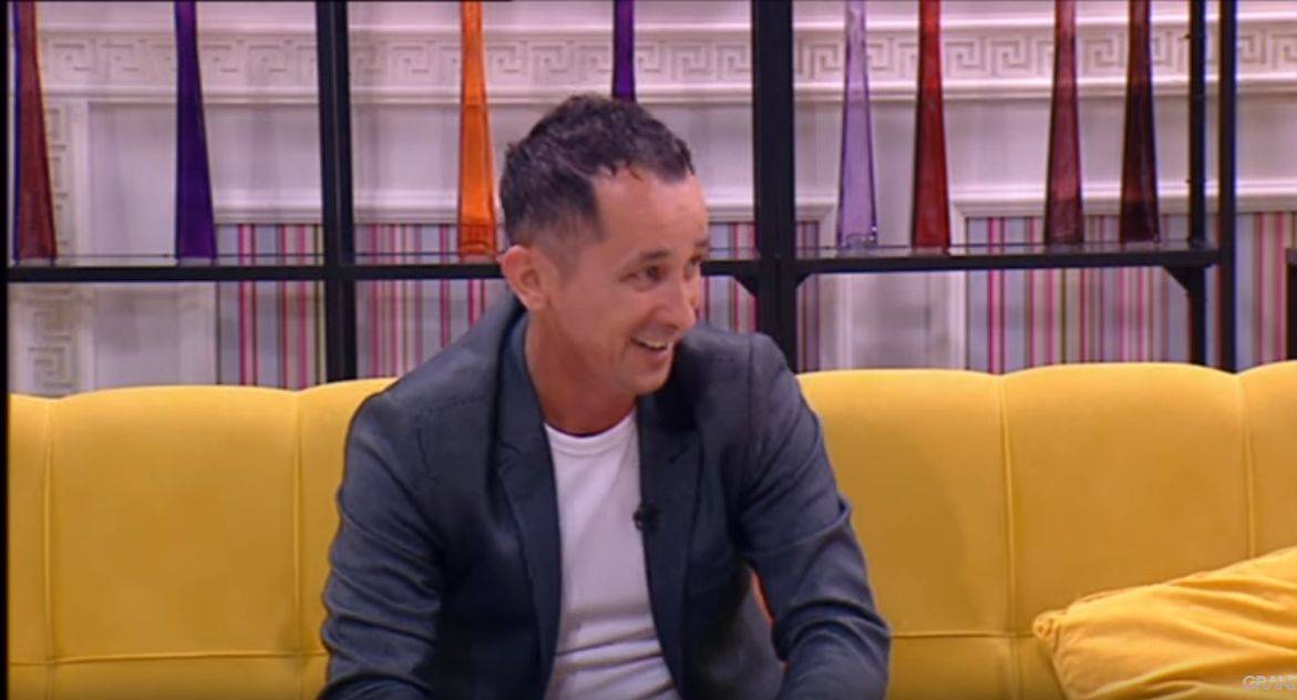 "HTEO SAM DA IZGLEDAM KAO ON": Sanel Smolo otkrio šta je uradio kada ga je JK isprozivala za stajling (VIDEO) 3 29c6b801ed71ddac6fb08023c249f88066d59c32