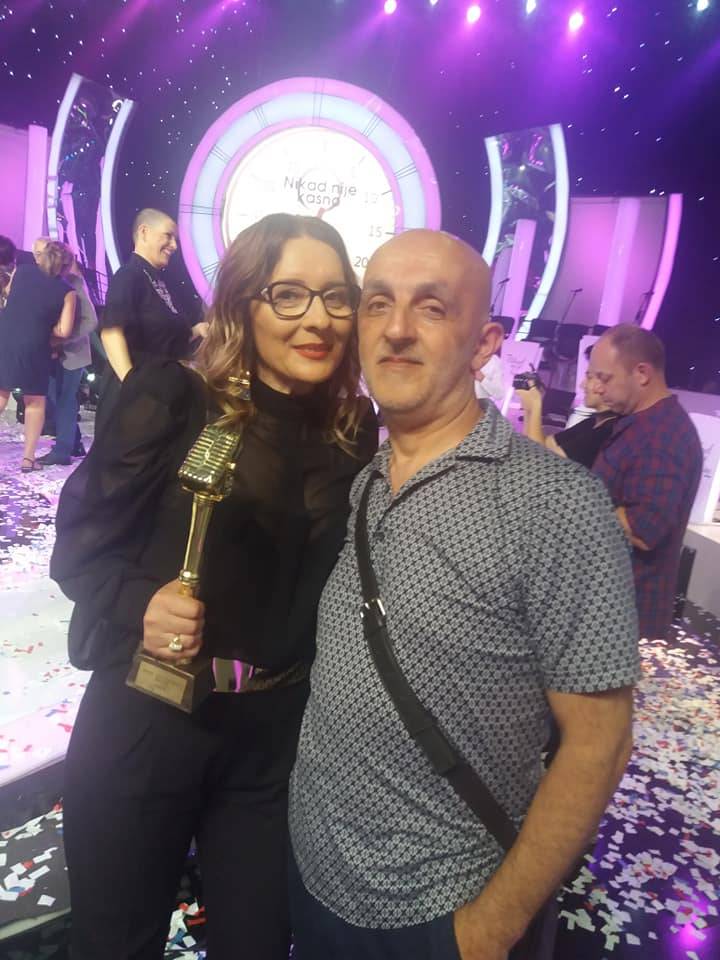 TUGA U DOMU finalistkinje NIKAD NIJE KASNO, pevačica SLOMLJENA: "Putuj s anđelima, lepi moj" 4 2acbc30458887fb7de21818640224dbaf88eaa8a