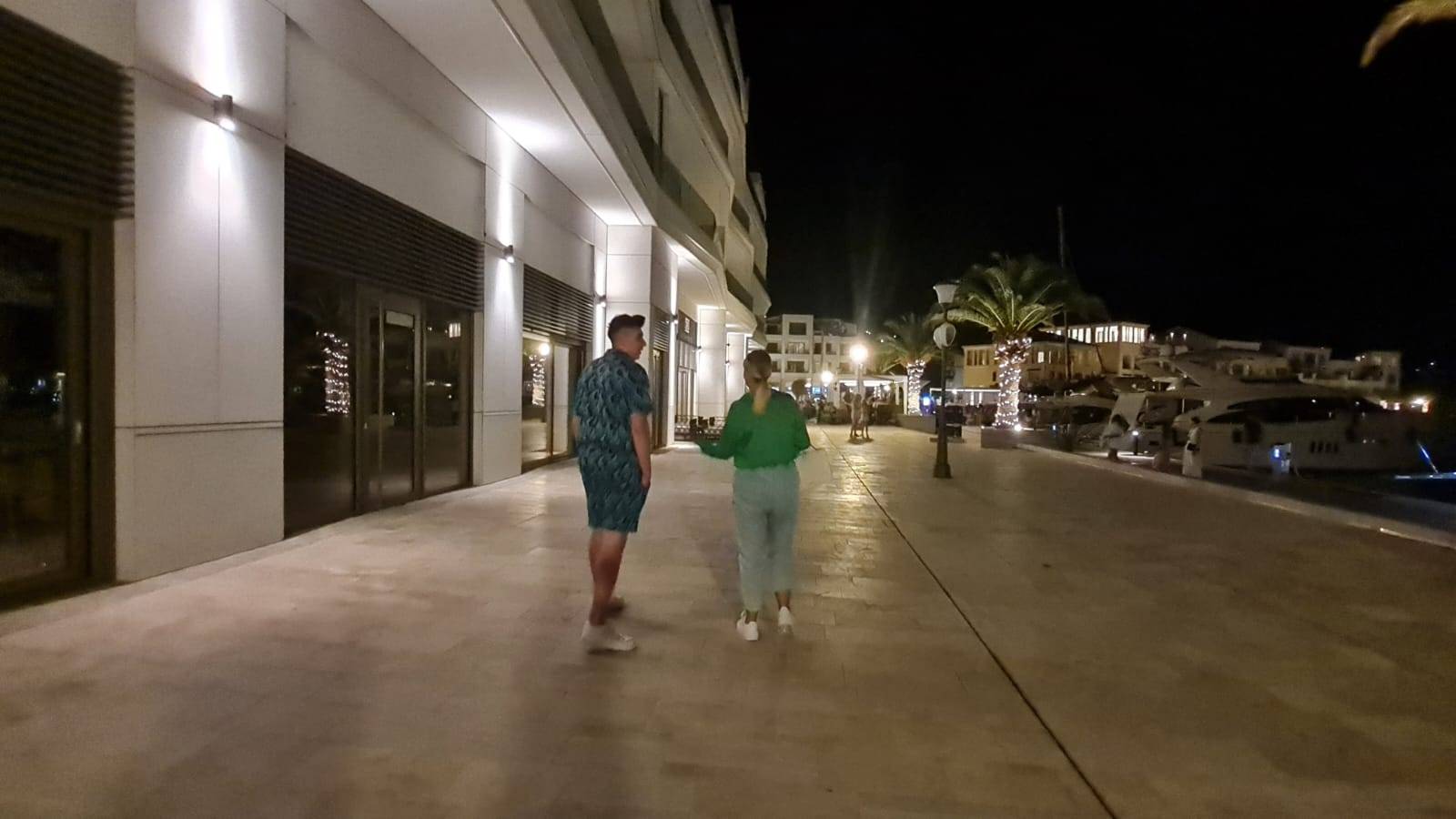 GRAND PAPARAZZO NE MIRUJE: Krstinja i Mahir UHVAĆENI ZAJEDNO u Portonovom (FOTO) 3 2d8ab29036a10693c689e64a0a58ab2b01395e84