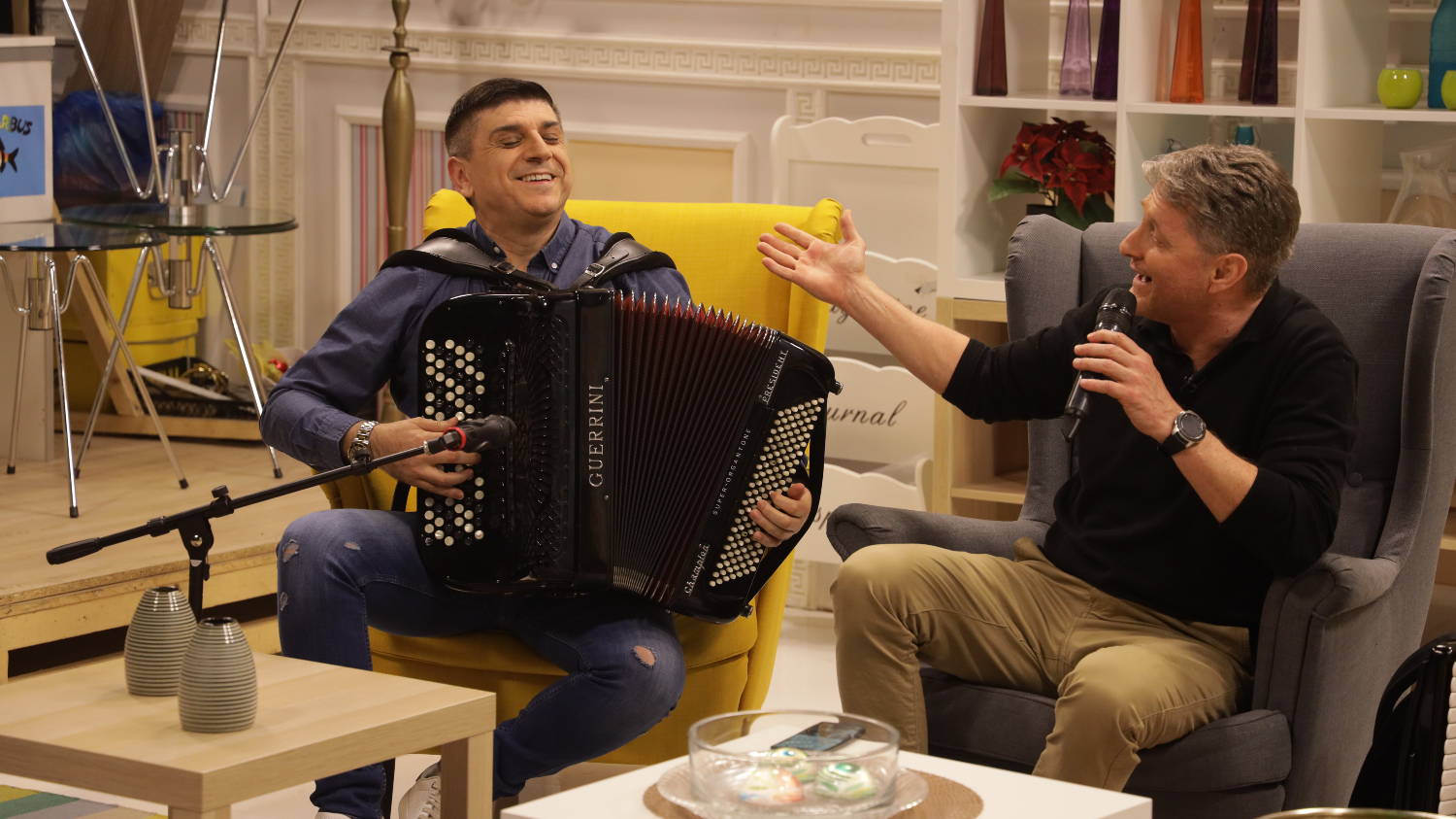 Pitali smo ih KO JE BOLJI HARMONIKAŠ, a odgovor ih je nasmejao do suza (VIDEO) 2 2d9e015a45eb983775f408040d5bb621c74e971d