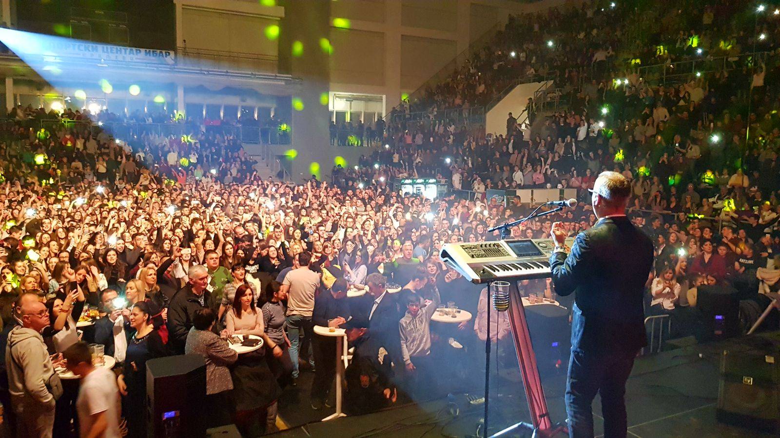 Saša Matić zapalio Kraljevo! (VIDEO) 3 2ee22bb35efa50680bc75bc75931d1322a904081