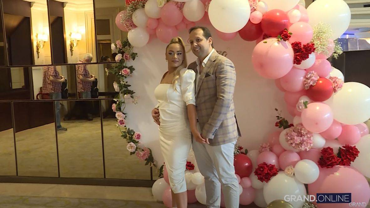 NE KAJE SE ŠTO SU KRILI LJUBAV Pevač otkrio detalje romanse sa Zvezdom Granda: "SKREĆEM JOJ PAŽNJU" 5 2f5073642cb6b75759e18241bf19ebaecdabdcf0