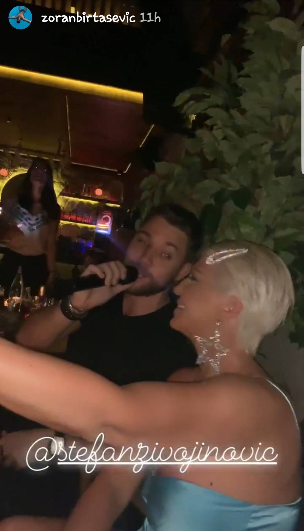 PRIŠAO JOJ I ZAPEVAO Stefan Živojinović sinoć održao svoj PRVI NASTUP u Beogradu, slušala ga i Jelena Karleuša (FOTO) 3 2f5ec2aaf50bb6df6f403aaf4304a4ba8ff4c948