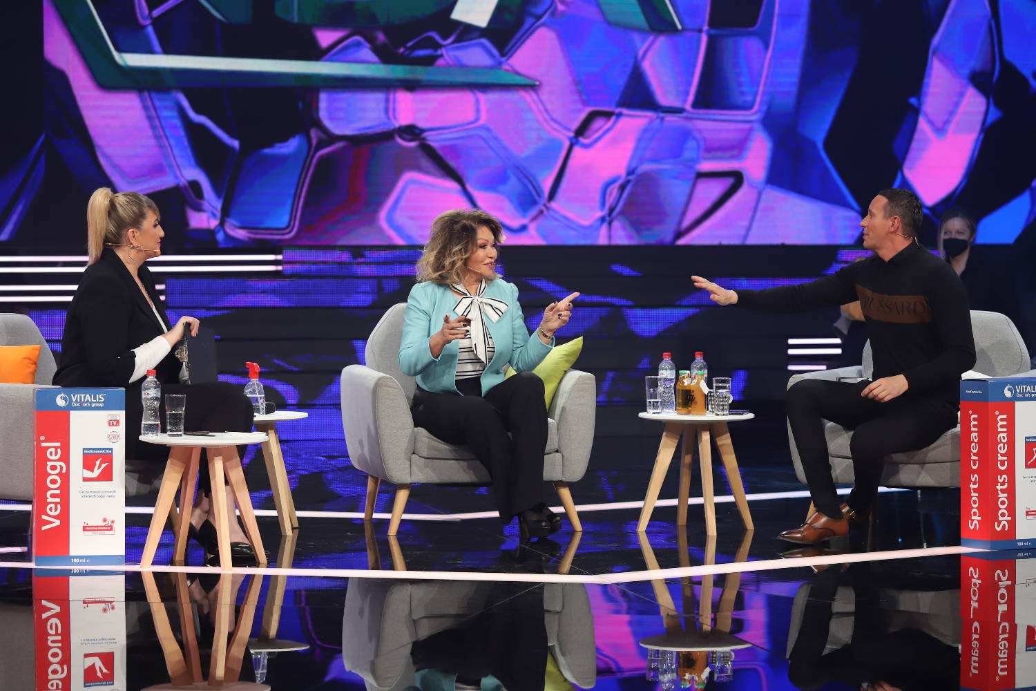 Neda Ukraden održala LEKCIJU svim ŽENAMA: "Nije ljubav kad vas kinji i tuče" 2 2f65b45cdde9dd60fd5f2bb2541cd4d5e3ad51c7