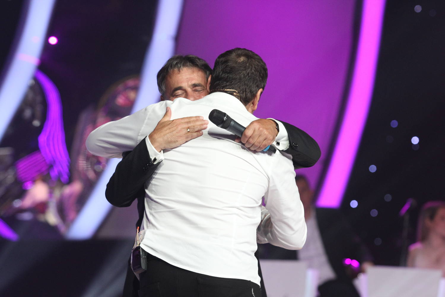 UŽIVO FINALE NIKAD NIJE KASNO: Ko će odneti pobedu? (FOTO) 13 2ff0419791b3bec76005c44d47c63dd2428b4fc0