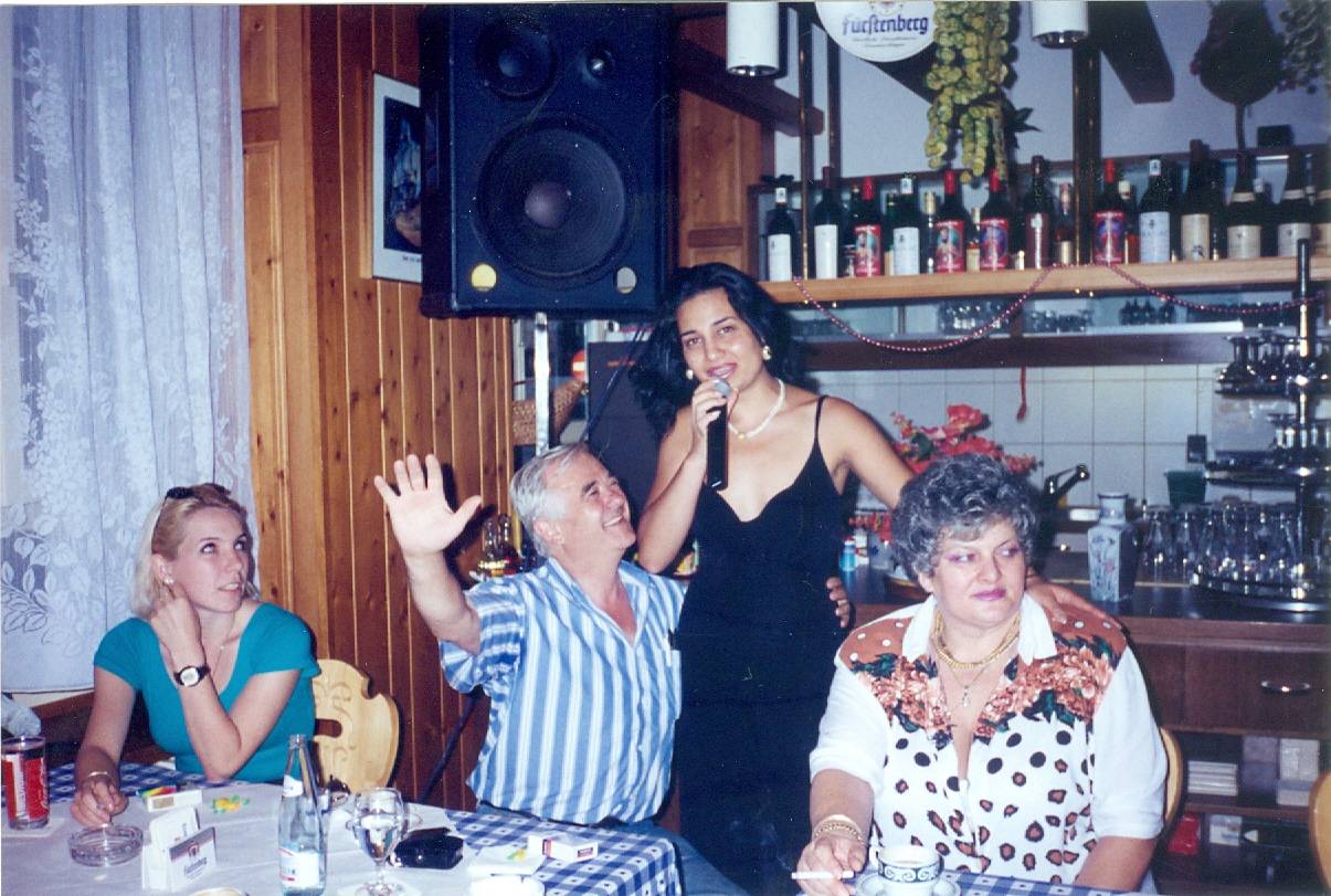 POGODI KO JE OVO: Nekada je bila prava lepotica, za njen nastup tražila se karta više, a onda se povukla sa estrade! (FOTO) 5 31b98ac1777e296b69d5fef05cdeb6c52c6b407a