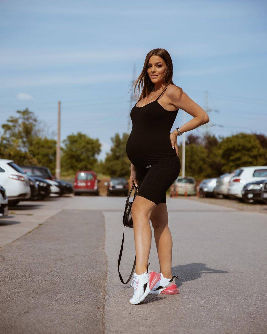 NE MOŽE DA DOČEKA DOLAZAK NASLEDNICE Jelena Kostov presrećna: "ISTOPIĆU SE" 4 321ef952129c6949e28c595bd39e7d7432bae216