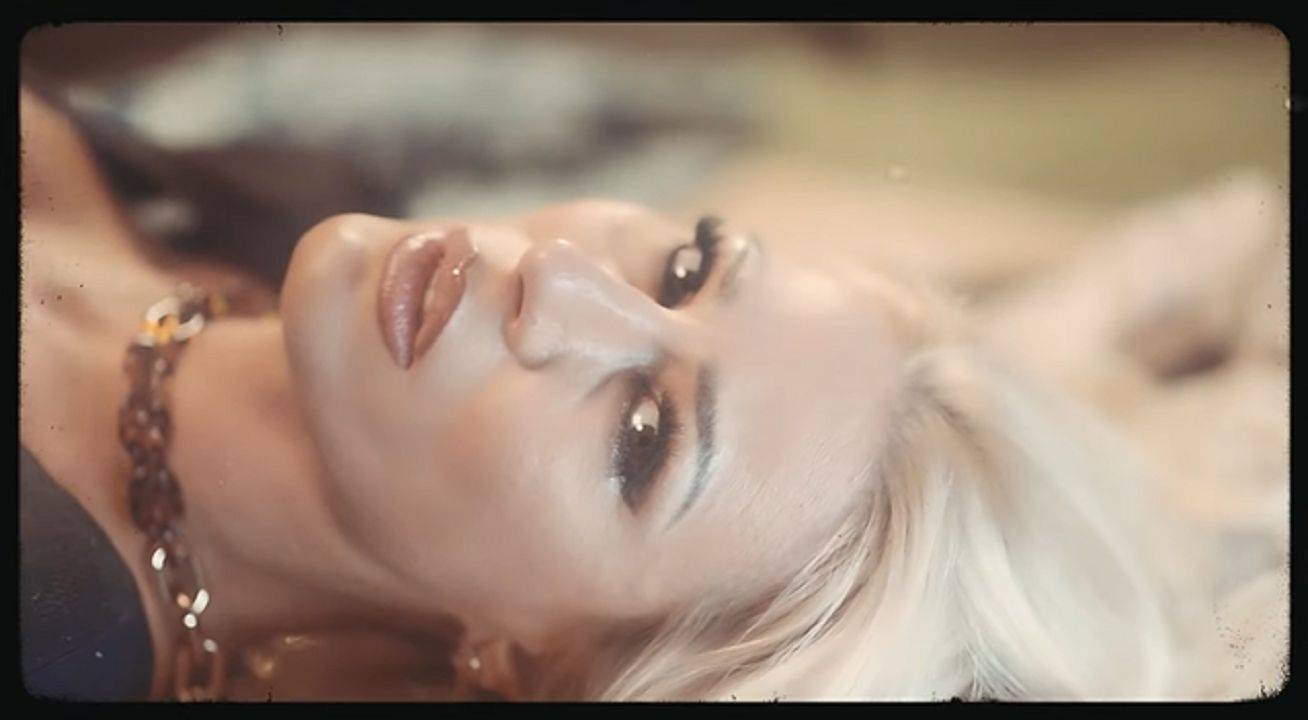 KIDA SRCE NA DELOVE: Posle 17 godina NAJLEPŠA BALADA grupe "Đogani" dobila spot (VIDEO) 2 324af87147f8b169716eebc732ea8b4e8216ac26