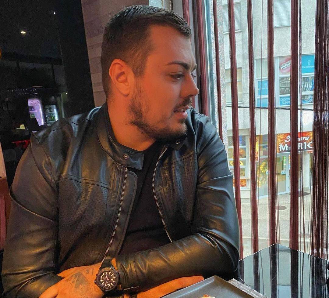 Oglasio se pevač nakon PRESUDE za PORODIČNO NASILJE: "Moji advokati su uložili žalbu, ne osećam se krivim" 2 326c0a2375df46e125e65120b898505fdaec1505