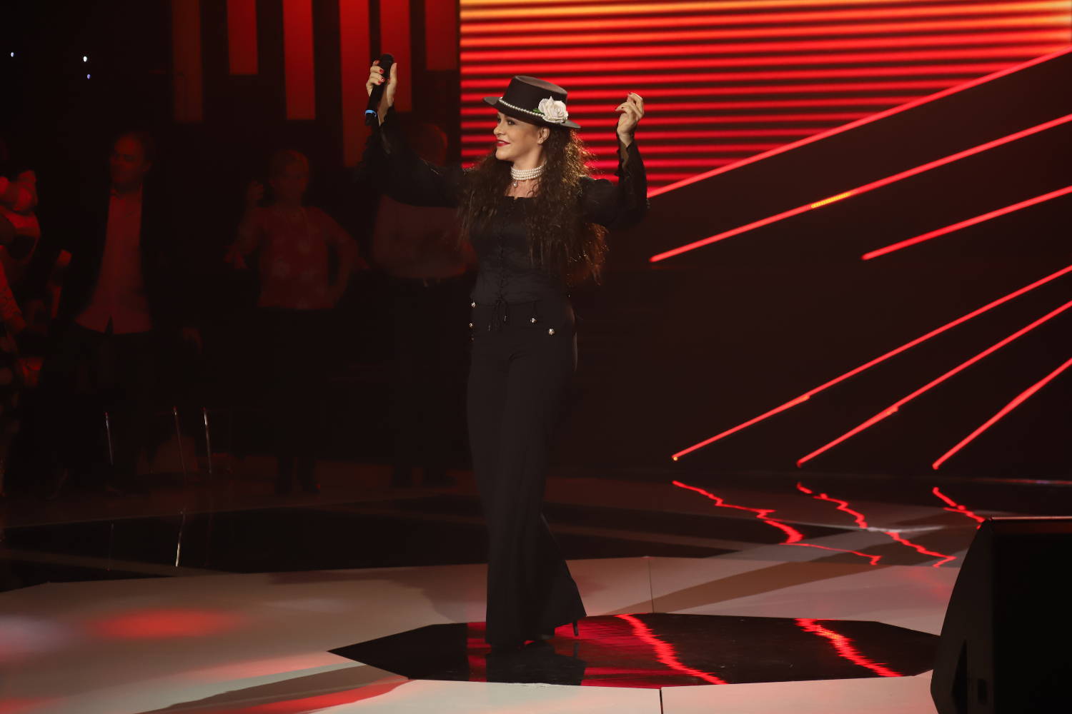 OVAKO JE SVE POČELO Sa pet godina je pevala na televiziji, a onda je usledio PREOKRET 5 32eae8da3d69b50e2cb6f18ffa1ca808b03b455d